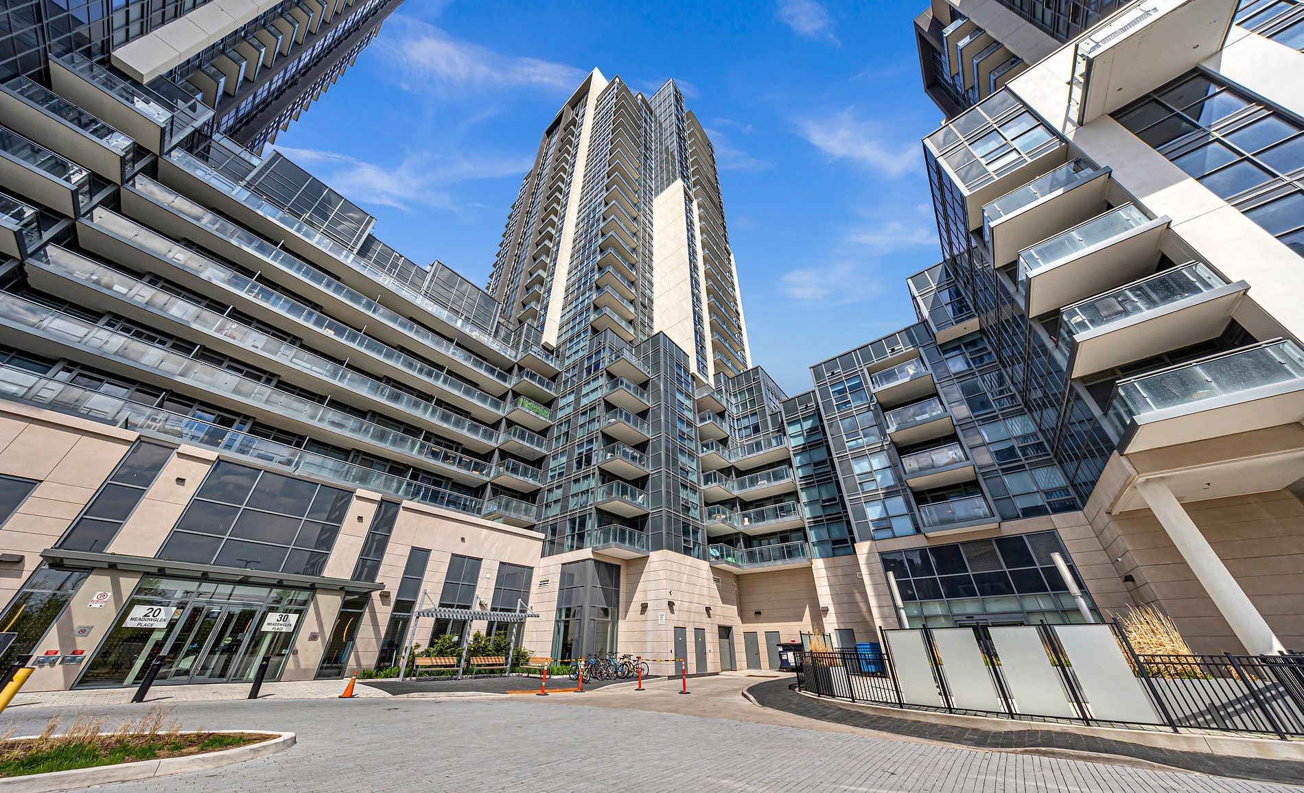 30 Meadowglen Pl 213